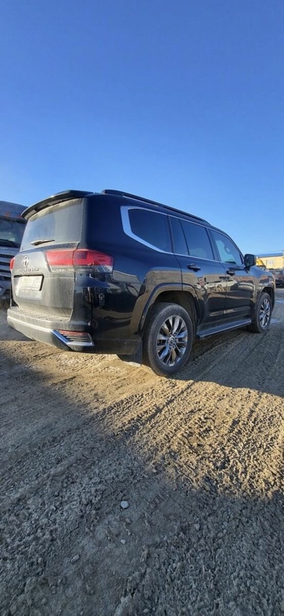 Toyota Land Cruiser, 300 Series ZX (5 мест) Внедорожник 5 дв. 2023 Черный 3.4d AT (309 л.с.) 4WD 88172 км