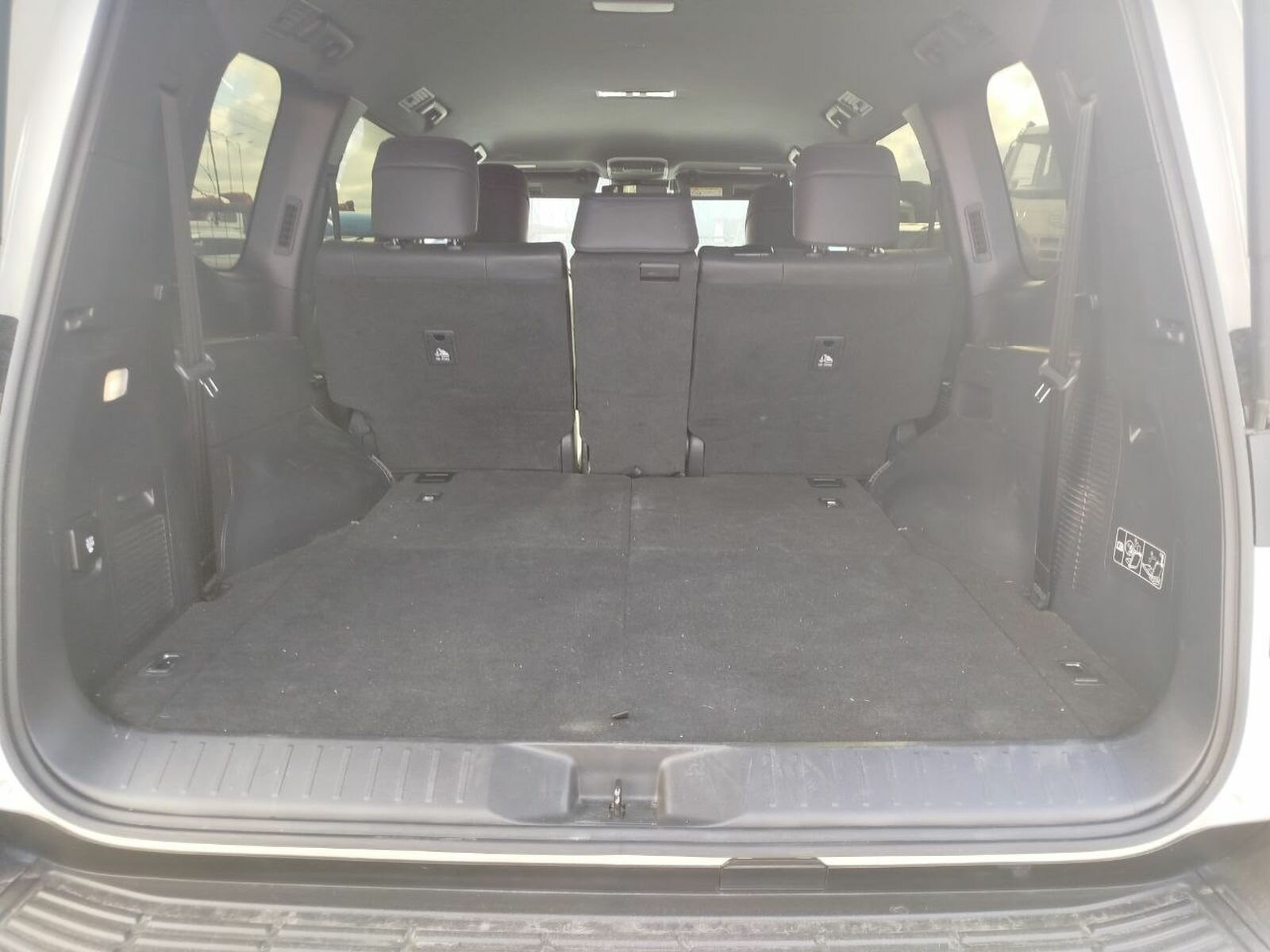 Toyota Land Cruiser, 300 Series ZX (7 мест) Внедорожник 5 дв. 2024 Белый 3.4d AT (309 л.с.) 4WD 3954 км