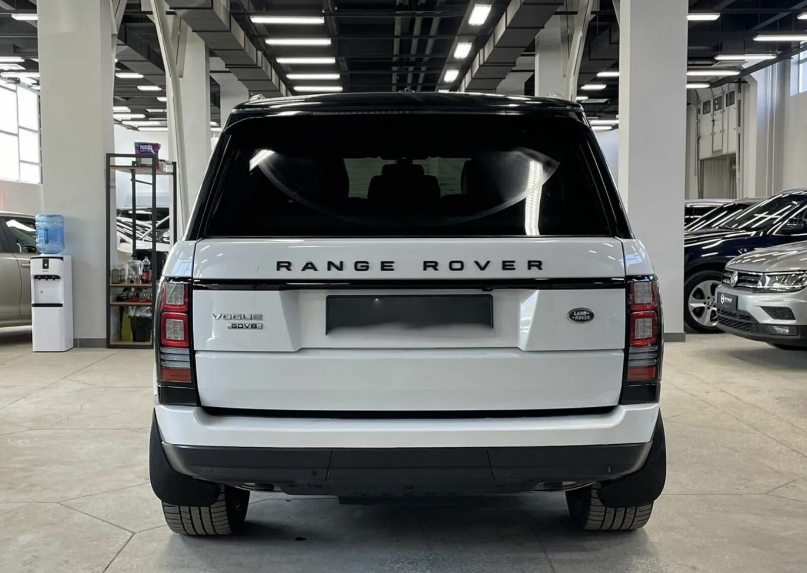 Land Rover Range Rover, IV Vogue Внедорожник 5 дв. 2014 Белый 4.4d AT (339 л.с.) 4WD 120000 км