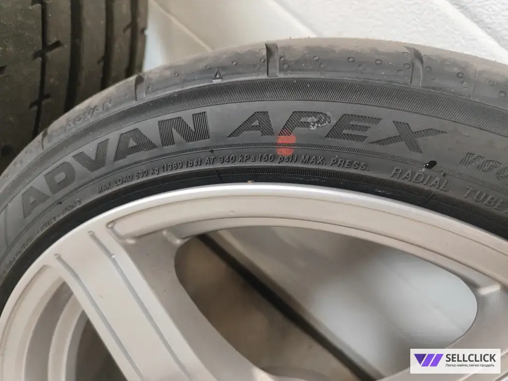 диски TGRacing в сборе с резиной 225 40 18 Yokohama advan apex v601