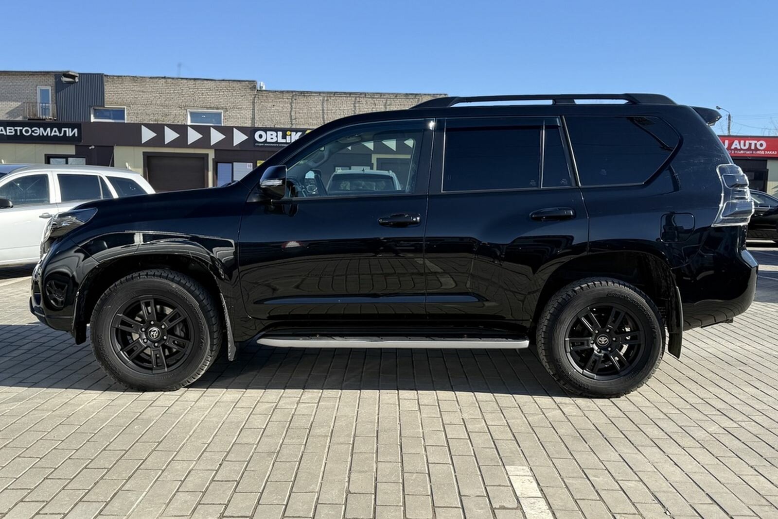 Toyota Land Cruiser Prado, 150 Series Рестайлинг 1 Style Внедорожник 5 дв. 2017 Черный 2.8d AT (177 л.с.) 4WD 129000 км