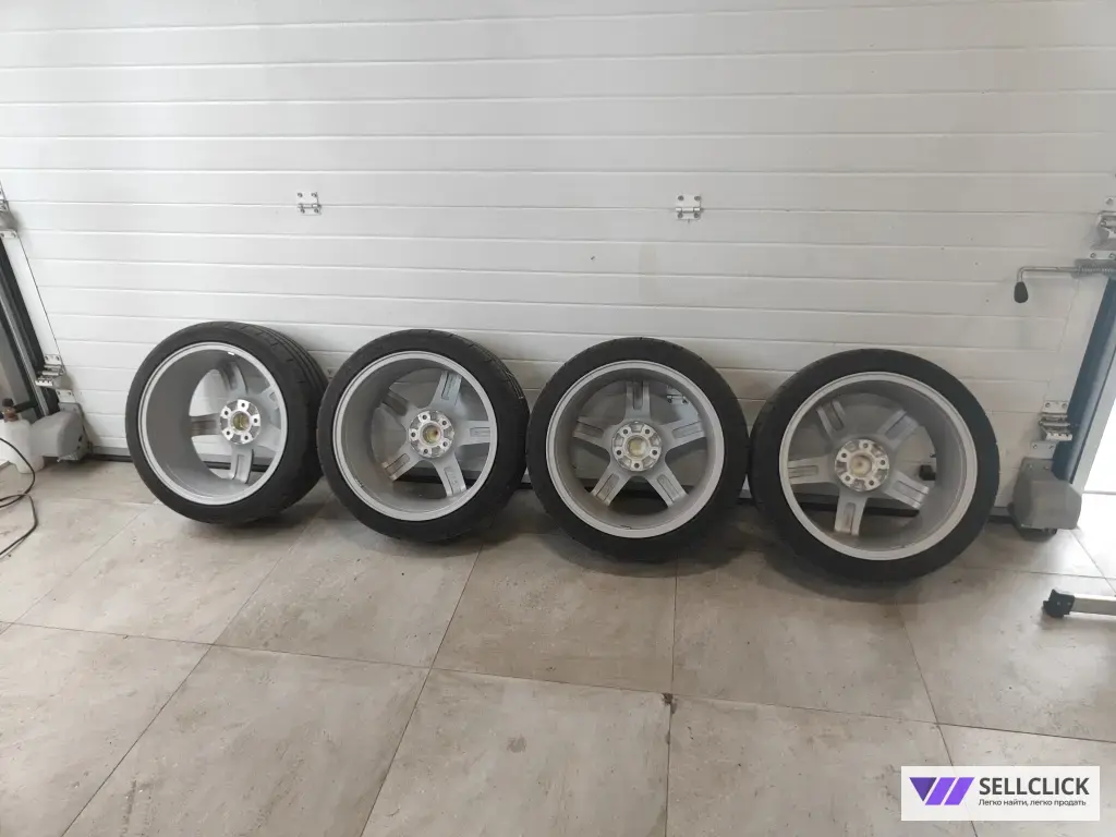 диски TGRacing в сборе с резиной 225 40 18 Yokohama advan apex v601