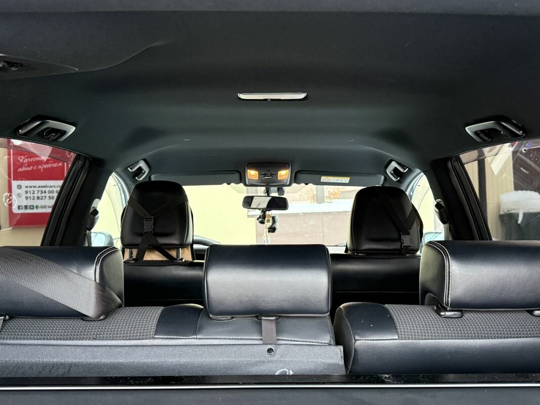 Toyota RAV4, IV (XA40) Рестайлинг Exclusive Внедорожник 5 дв. 2017 Черный 2.5 AT (180 л.с.) 4WD 125488 км