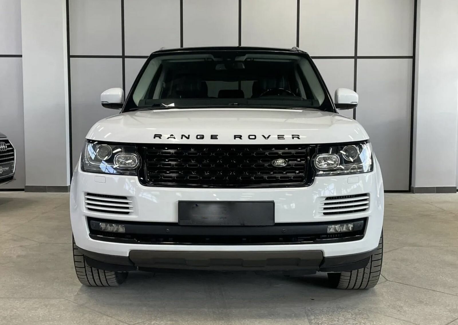 Land Rover Range Rover, IV Vogue Внедорожник 5 дв. 2014 Белый 4.4d AT (339 л.с.) 4WD 120000 км