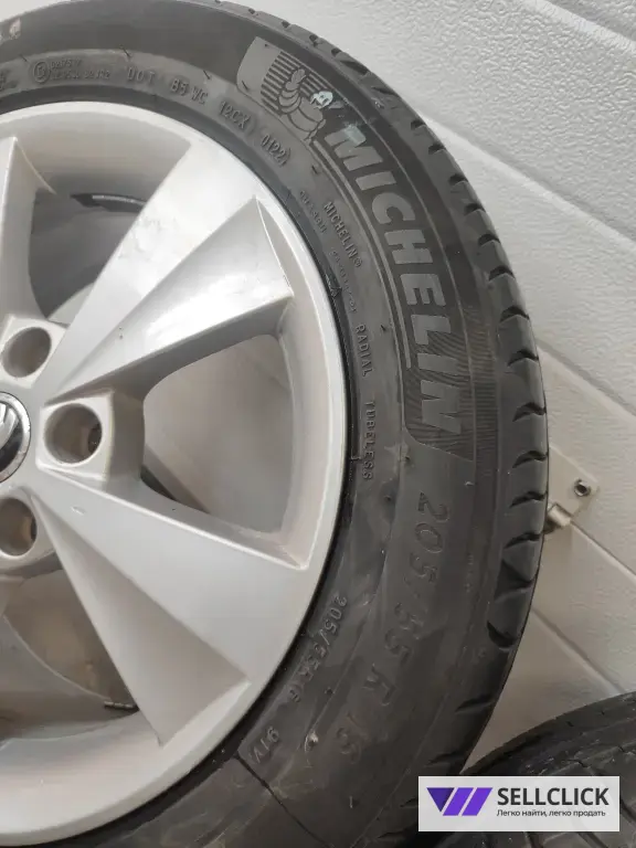 Диски Velorum в сборе с шинами 205 55 16 Michelin primacy 4+