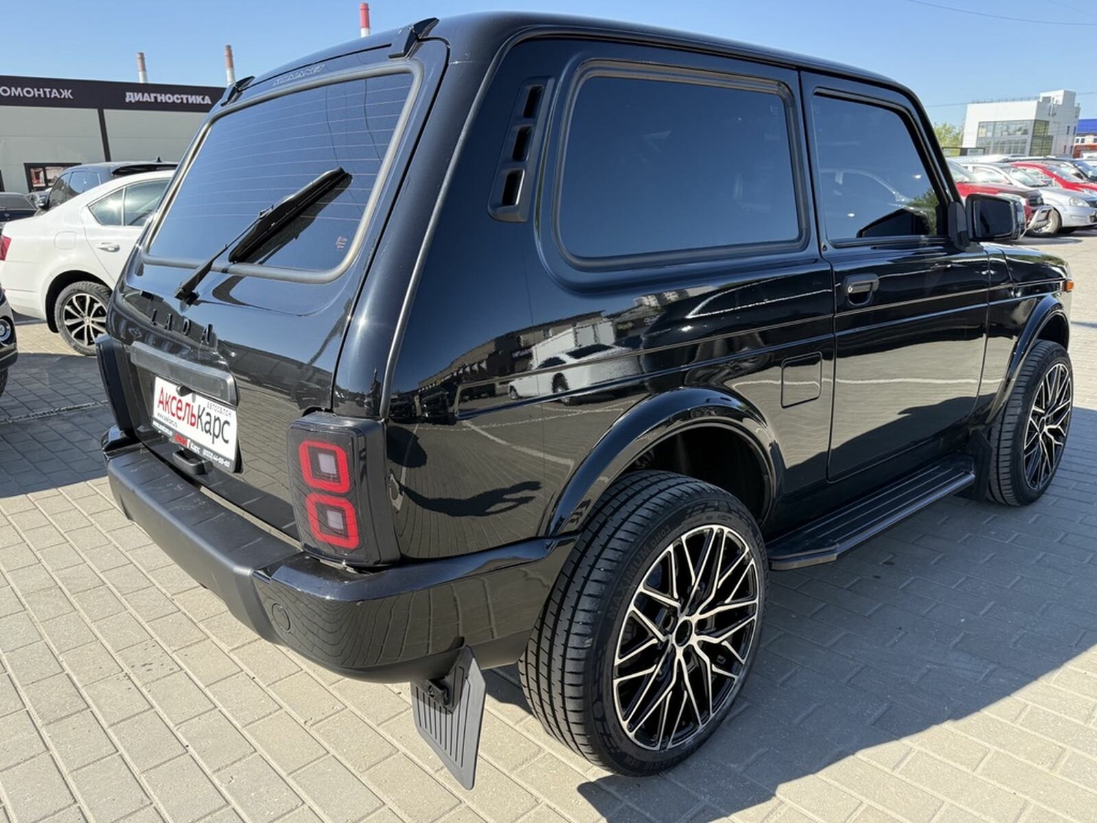 Lada (ВАЗ) Niva Legend, I BLACK (2021-2022) Внедорожник 3 дв. 2023 Черный 1.7 MT (83 л.с.) 4WD 16466 км