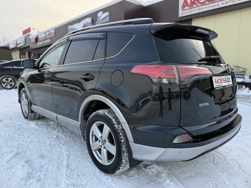 Toyota RAV4, IV (XA40) Рестайлинг Exclusive Внедорожник 5 дв. 2017 Черный 2.5 AT (180 л.с.) 4WD 125488 км