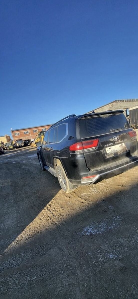 Toyota Land Cruiser, 300 Series ZX (5 мест) Внедорожник 5 дв. 2023 Черный 3.4d AT (309 л.с.) 4WD 88172 км