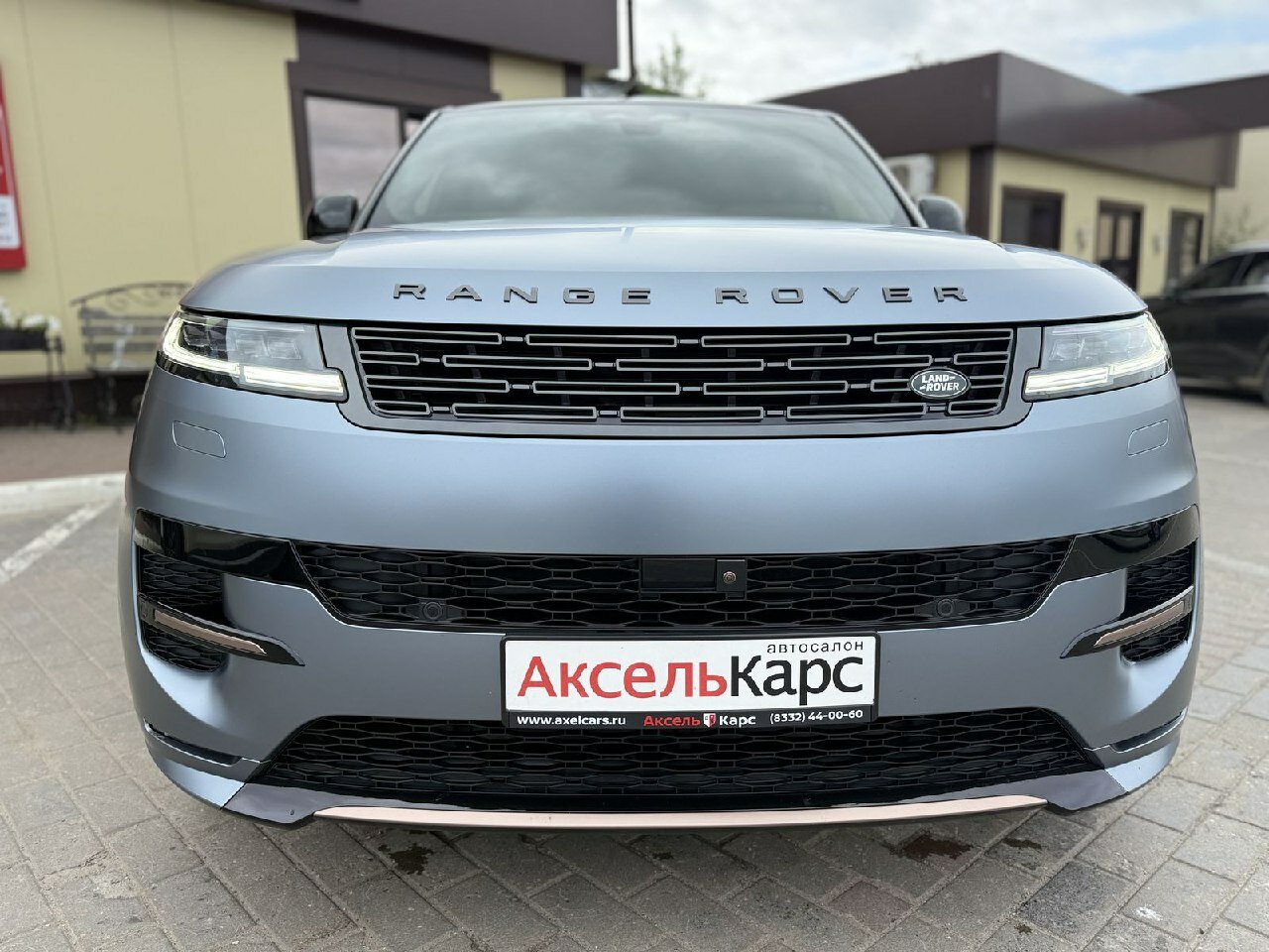 Land Rover Range Rover Sport, III Dynamic SE Внедорожник 5 дв. 2024 Черный D250 3.0d AT (249 л.с.) 4WD 3773 км