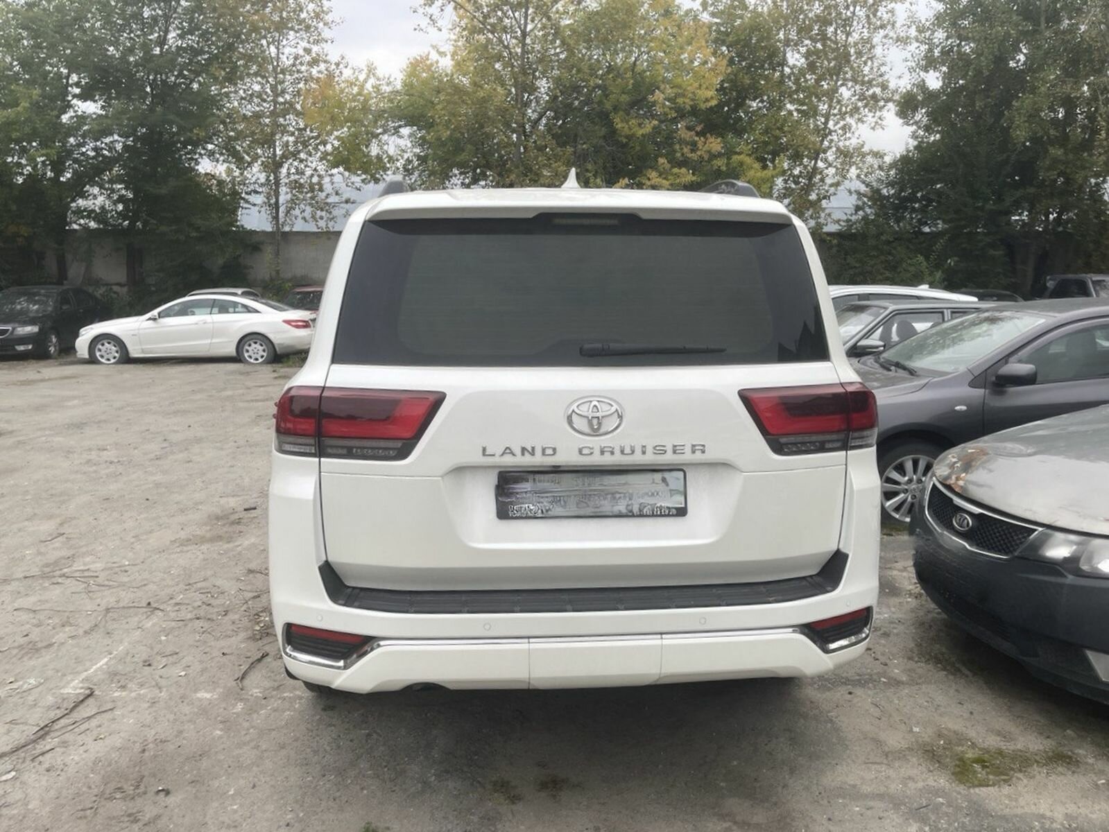 Toyota Land Cruiser, 300 Series ZX (7 мест) Внедорожник 5 дв. 2024 Белый 3.4d AT (309 л.с.) 4WD 3954 км