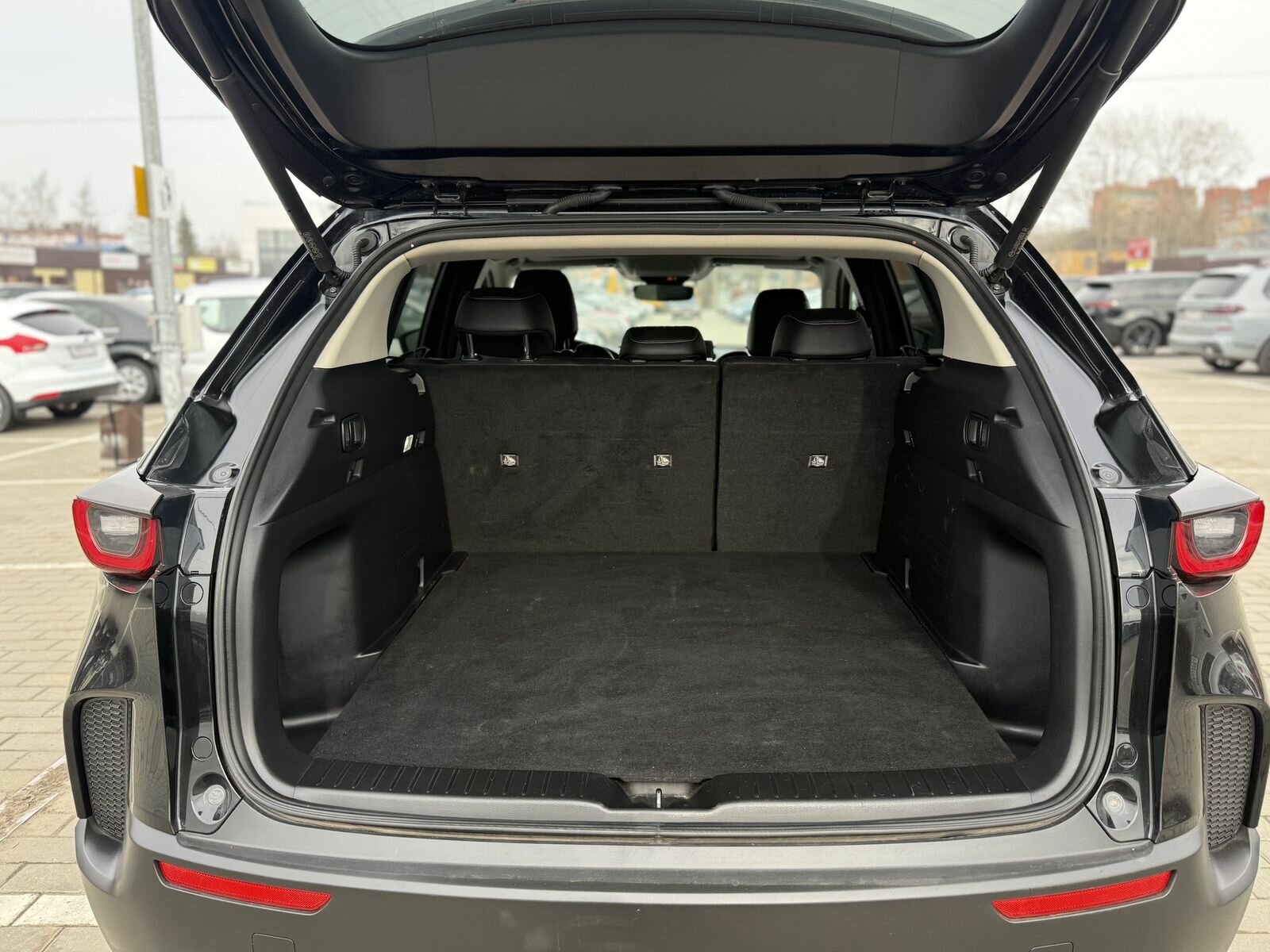 Mazda CX-50, I Travel Внедорожник 5 дв. 2022 Черный 2.5 AT (188 л.с.) 4WD 74485 км