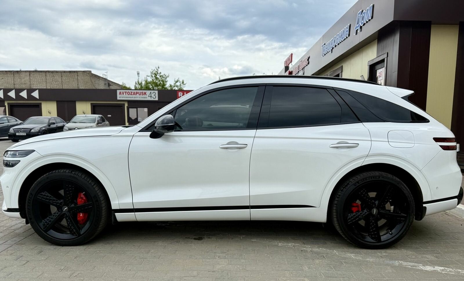 Genesis GV70, I Ultimate Внедорожник 5 дв. 2021 Белый 3.5 AT (379 л.с.) 4WD 50658 км
