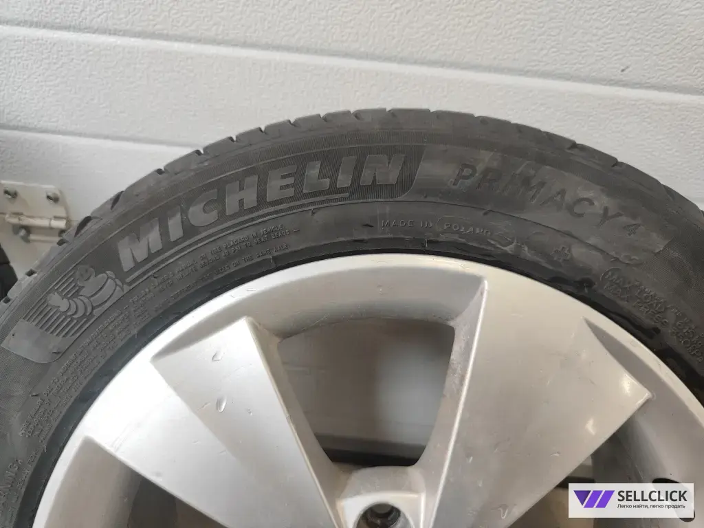 Диски Velorum в сборе с шинами 205 55 16 Michelin primacy 4+