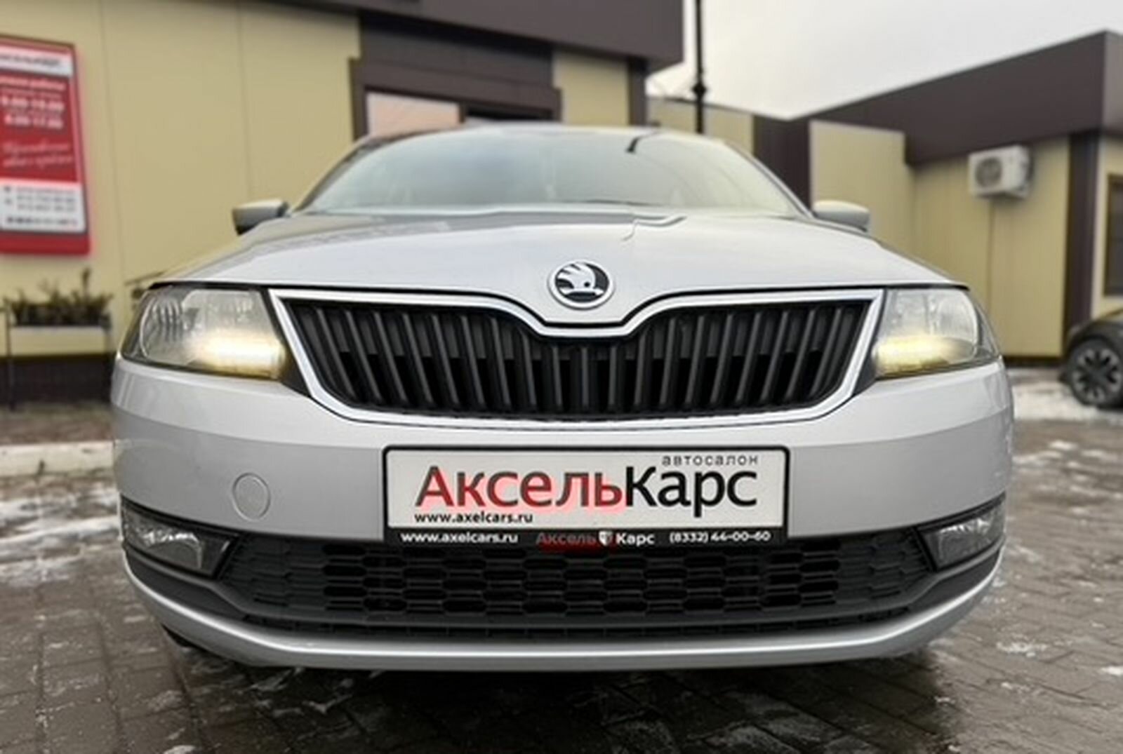 Skoda Rapid, I Рестайлинг Hockey Edition Ambition Лифтбек 2018 Серебряный 1.6 MT (90 л.с.) 204681 км