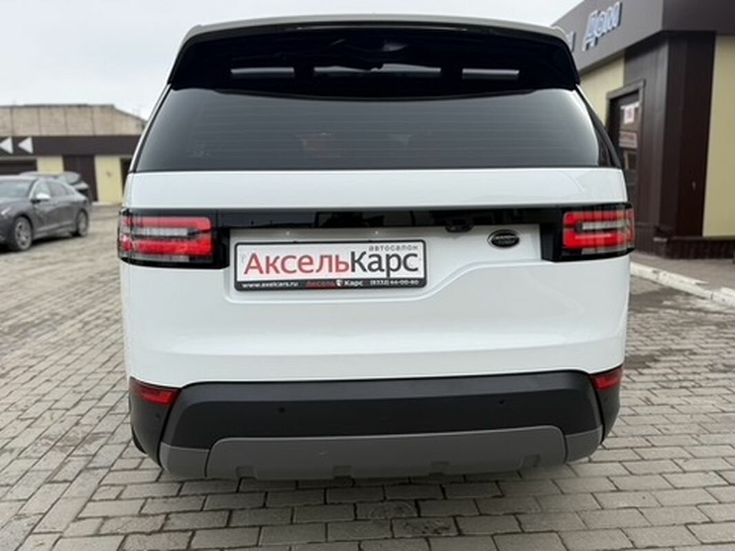 Land Rover Discovery, V Landmark Внедорожник 5 дв. 2018 Белый 3.0d AT (249 л.с.) 4WD 168010 км