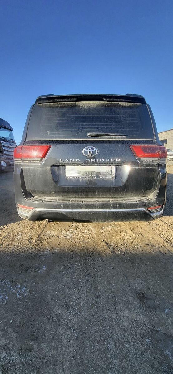 Toyota Land Cruiser, 300 Series ZX (5 мест) Внедорожник 5 дв. 2023 Черный 3.4d AT (309 л.с.) 4WD 88172 км