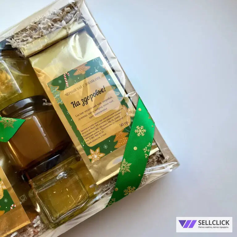 Новогодний набор вкусный в деревянном ящике