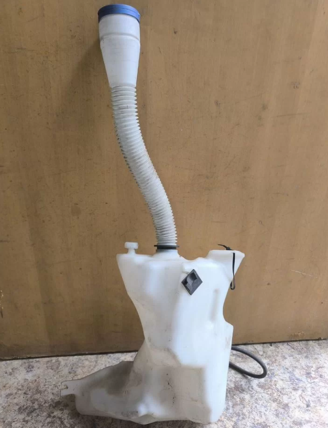 Бачок омывателя стекла Пежо 308