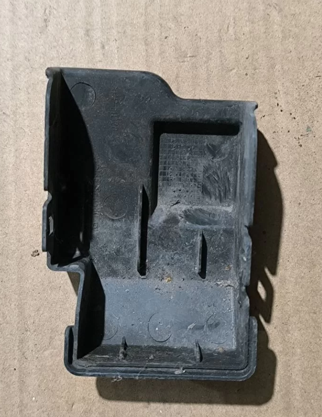 Крышка резистора вентилятора Пежо 308