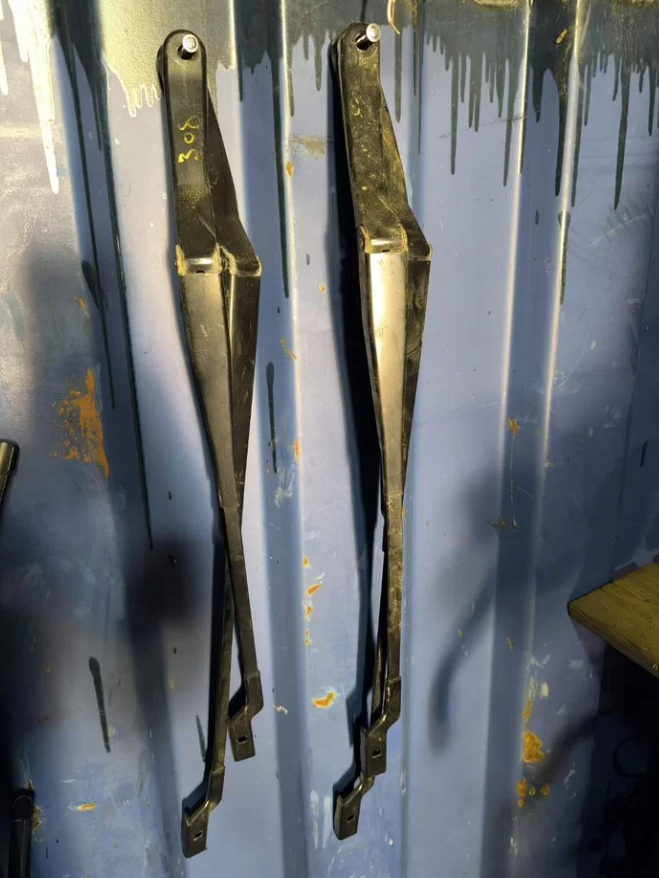 Поводки стеклоочистителя Пежо 308