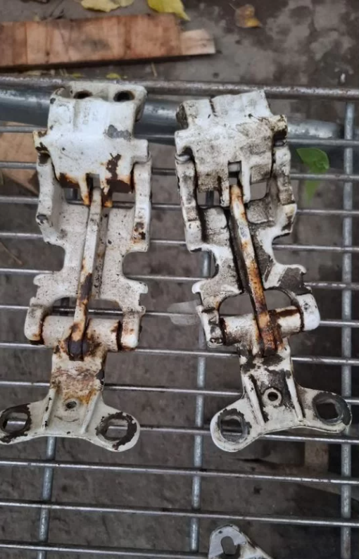 Петли задних дверей Пежо Боксер 290