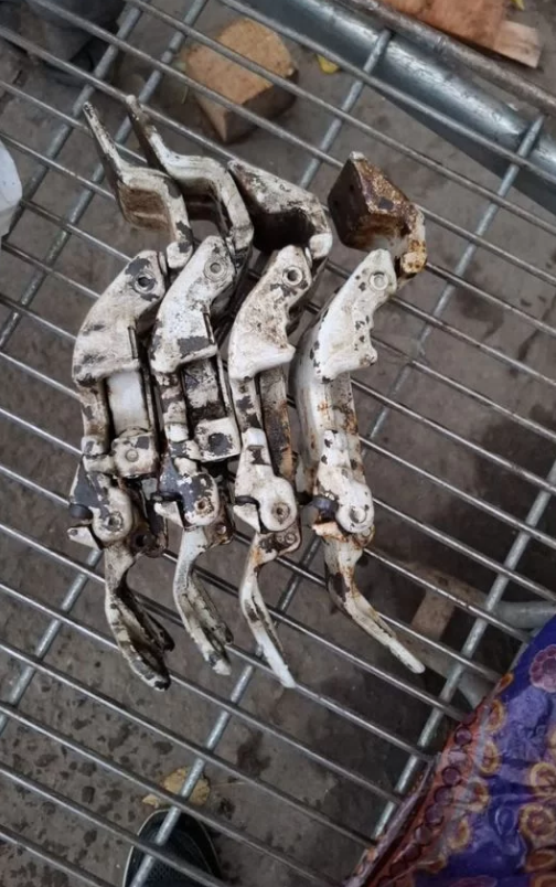 Петли задних дверей Пежо Боксер 290