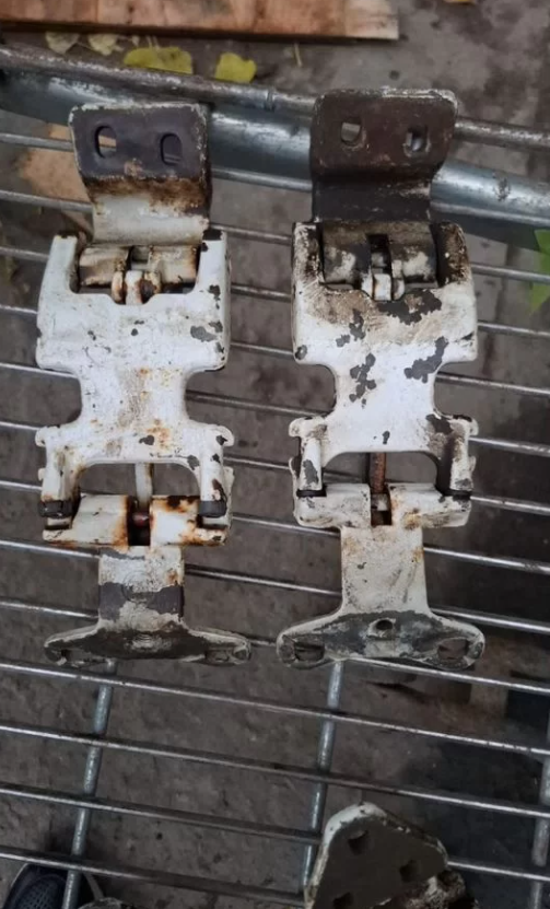 Петли задних дверей Пежо Боксер 290