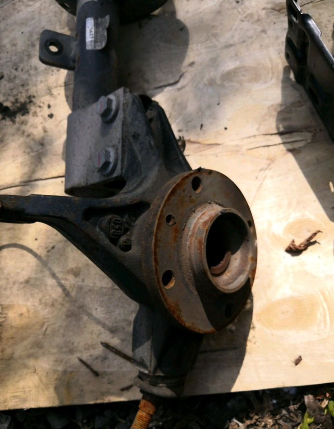 Кулак поворотный Пежо 308