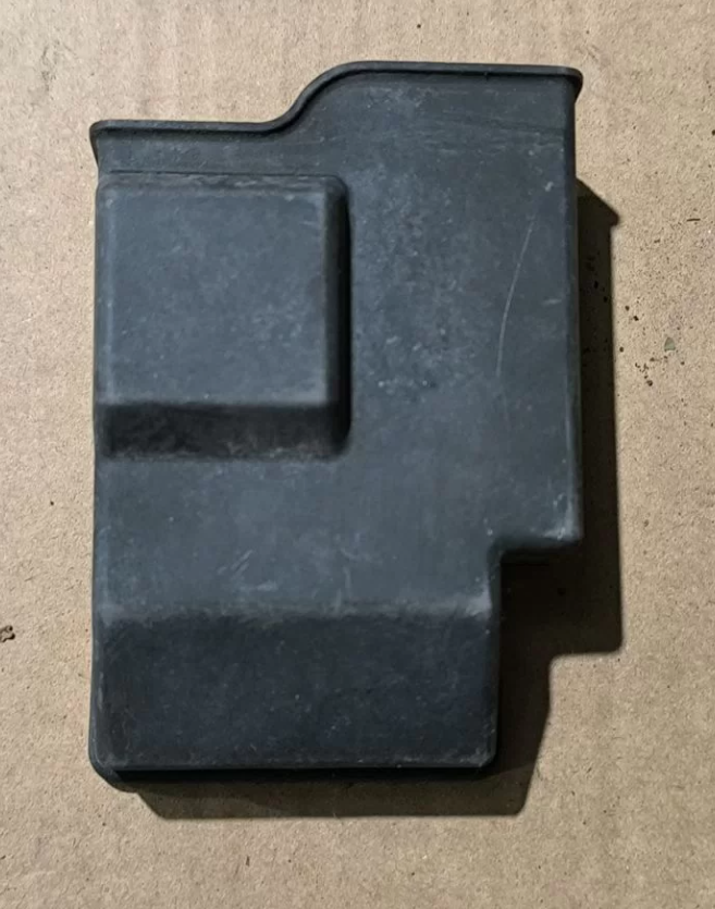 Крышка резистора вентилятора Пежо 308