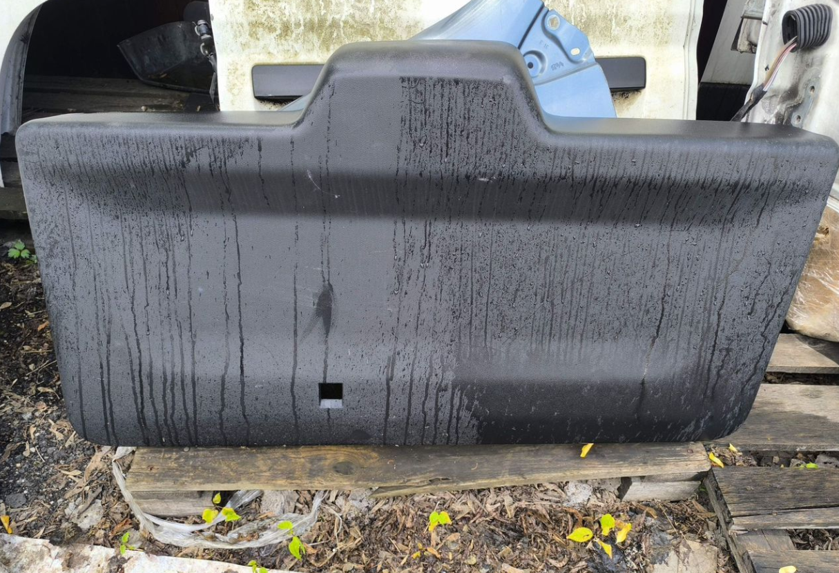 Обшивка двери багажника Партнёр Берлинго б9