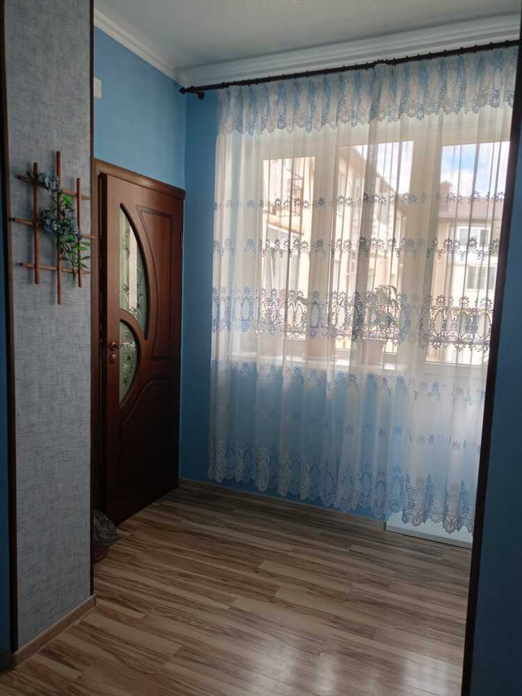 2-к. квартира 66.1 кв.м, 2/3