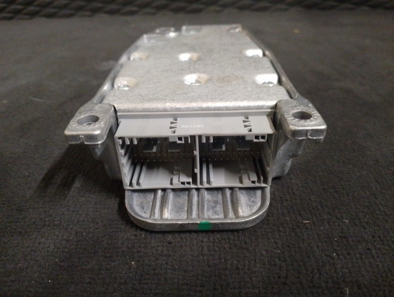 Блок управления AIR BAG / подушкой безопасности БМВ Е60 Е61 / BMW 5 Е60 Е61 2003-2009г.\nОригинал.\nРабочий. Без краш дата.\nКонтрактная запчасть из Японии. Без пробега по РФ. Отправим в регионы ТК.\nНа этот автомобиль есть и другие запчасти.