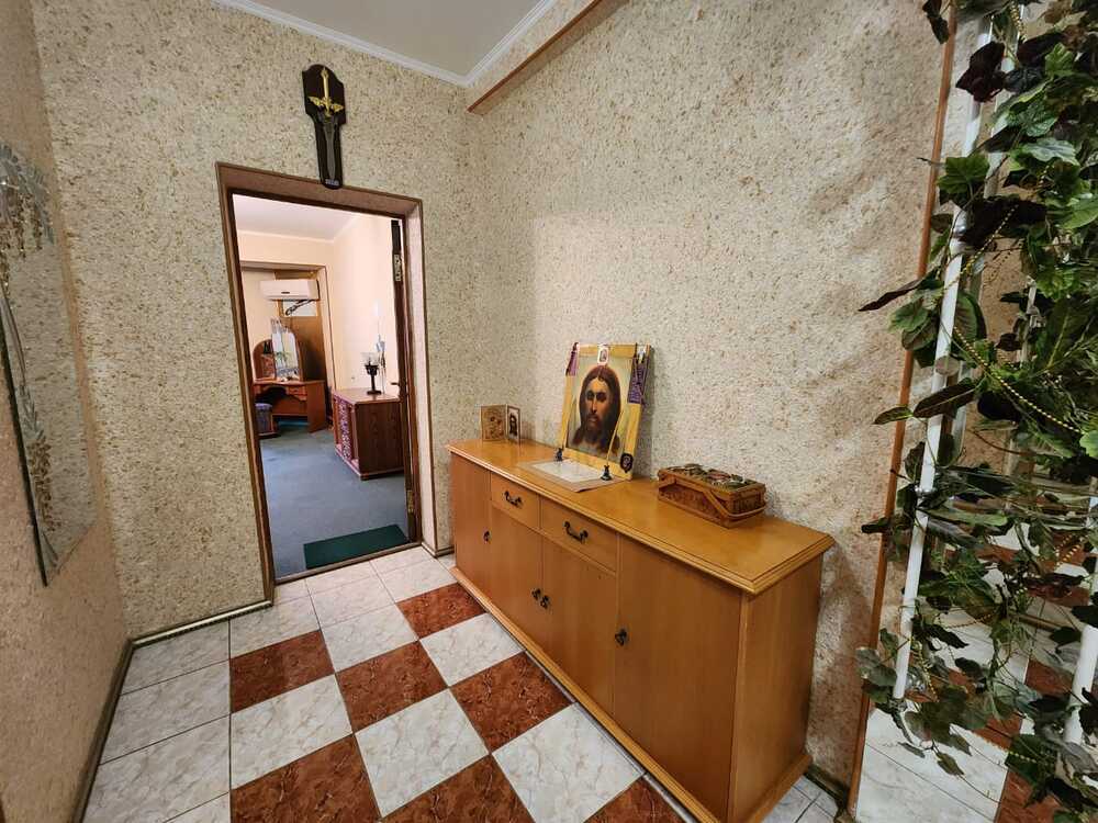 3-к. квартира 130 кв.м, 1/10