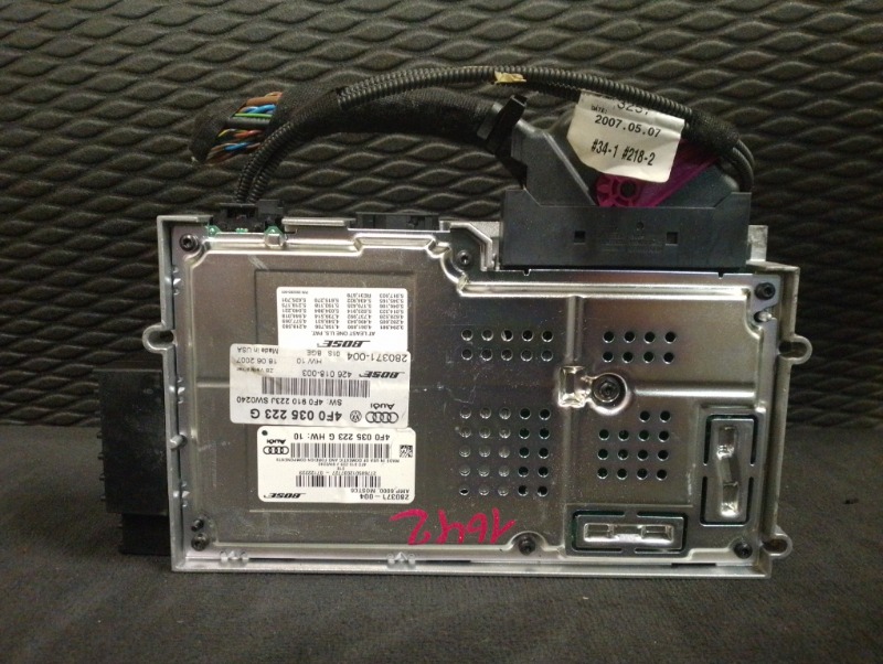 Усилитель акустической системы BOSE на Audi A6 C6 4F / Ауди А6 С6 4Ф 2006-2012г.\nОригинал.\nВ отличном состоянии. Без дефектов.\nГарантия на установку и проверку.\nКонтрактная запчасть из Японии. \nОтправим в регионы ТК.\nНа этот автомобиль есть и другие