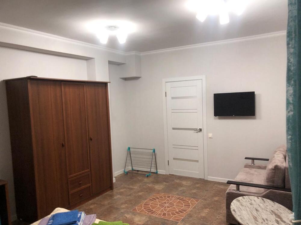 1-к. квартира 40.1 кв.м, цоколь/3