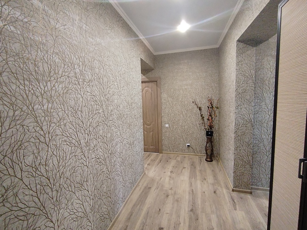 2-к. квартира 72 кв.м, 5/5