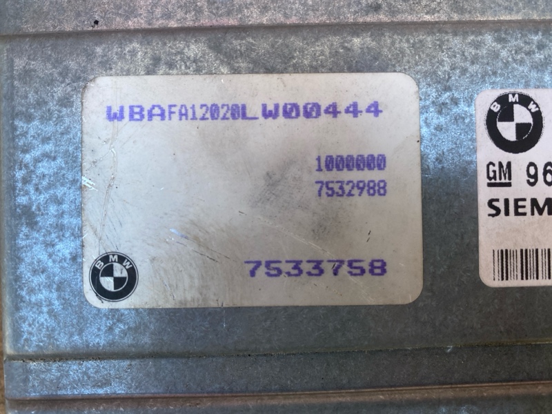 Блок управления КПП АКПП M54 3.0 BMW X5 E53 X3 E83 / BMW Х5 Е53 2000-2007г. \nОригинал.\nВ отличном состоянии. \nС двигателя двс M54 3.0 / М54 3,0 бензин\nКонтрактная запчасть из Японии. \nБез пробега по РФ. \nОтправим в регионы ТК.\nПрименимость:\nBMW 5 