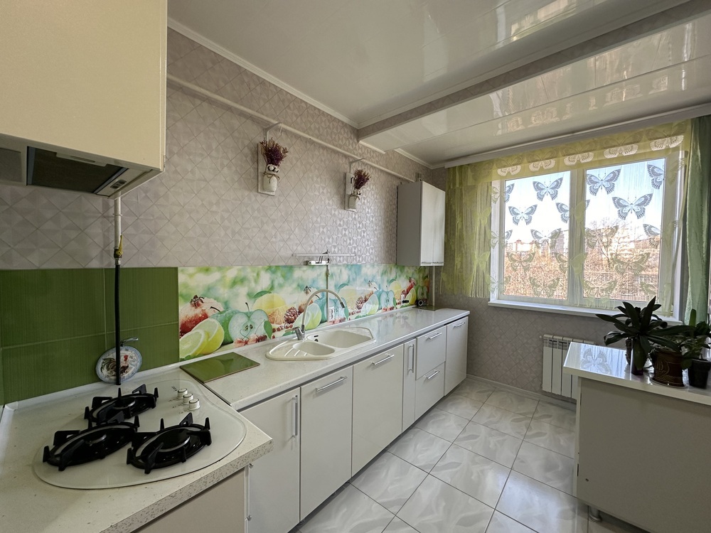 2-к. квартира 106 кв.м, 4/5