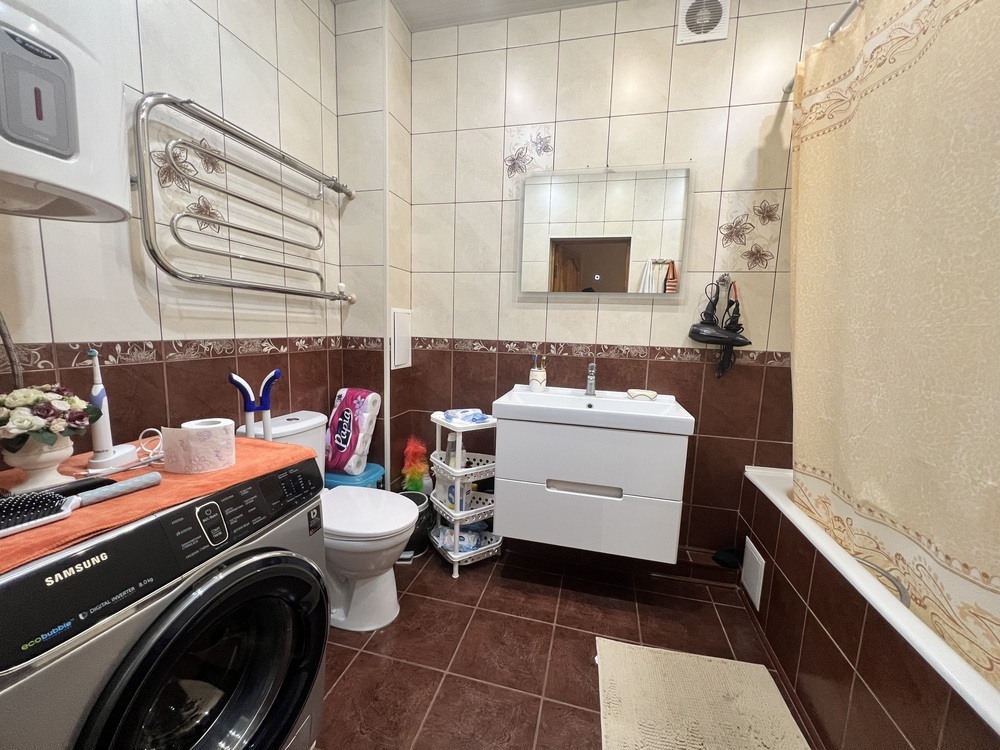 3-к. квартира 106 кв.м, 2/5