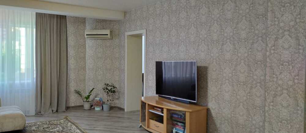 3-к. квартира 130 кв.м, 3/9