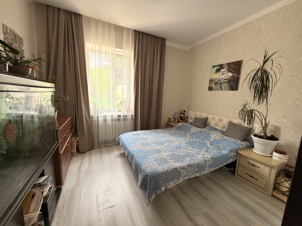 2-к. квартира 82.1 кв.м, 1/2