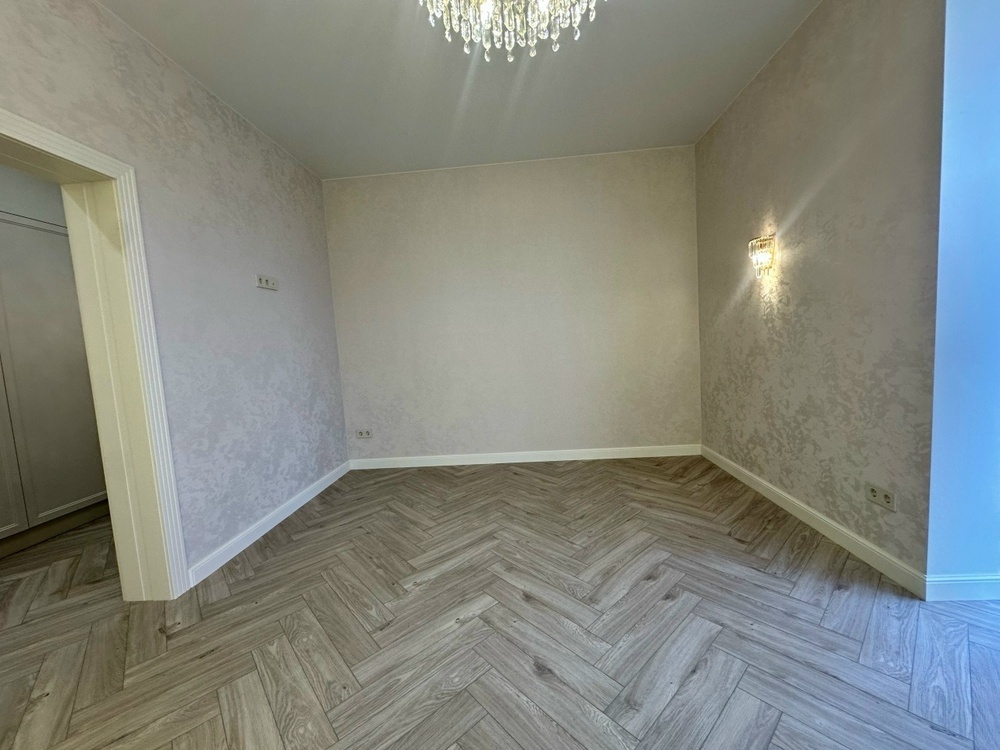 2-к. квартира 81 кв.м, 15/16