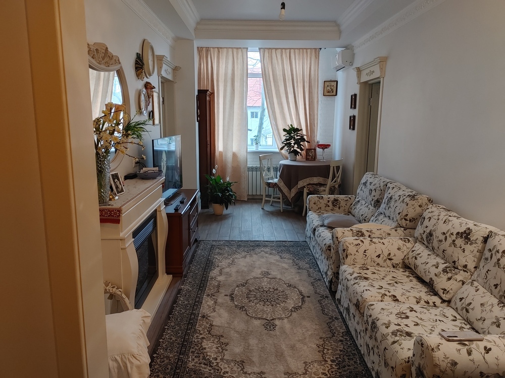 2-к. квартира 67 кв.м, 2/4