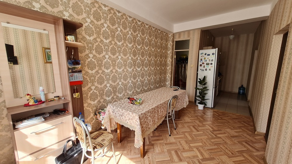 3-к. квартира 82 кв.м, 2/4
