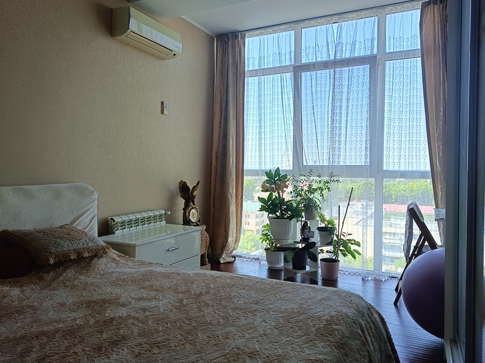2-к. квартира 77 кв.м, 9/10