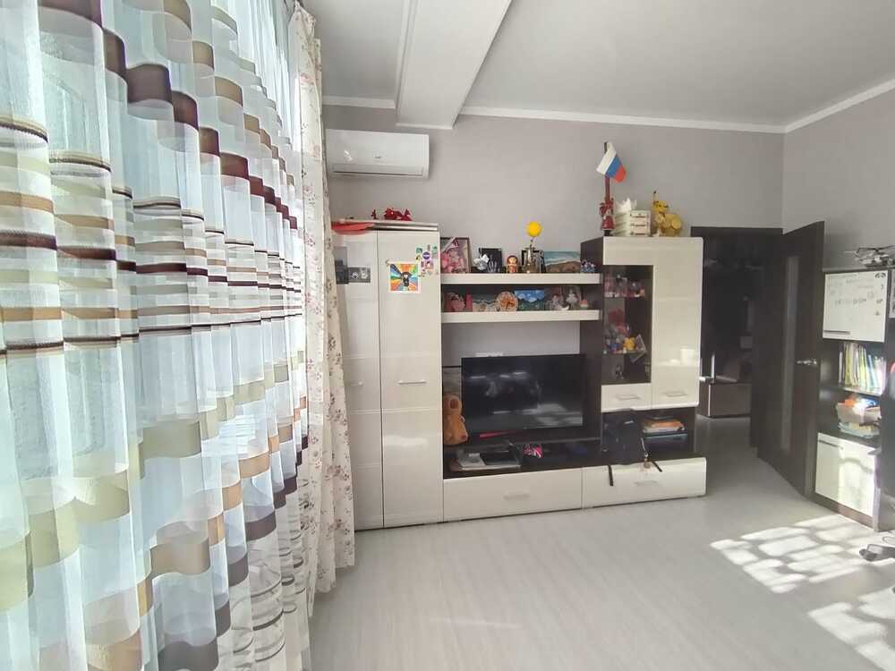 2-к. квартира 63 кв.м, 1/4