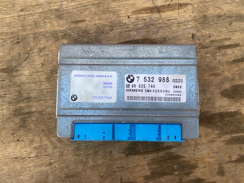 Блок управления КПП АКПП M54 3.0 BMW X5 E53 X3 E83 / BMW Х5 Е53 2000-2007г. \nОригинал.\nВ отличном состоянии. \nС двигателя двс M54 3.0 / М54 3,0 бензин\nКонтрактная запчасть из Японии. \nБез пробега по РФ. \nОтправим в регионы ТК.\nПрименимость:\nBMW 5 