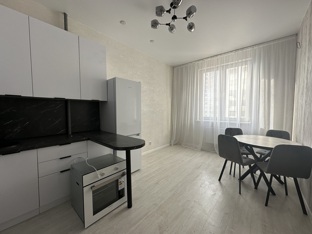2-к. квартира 52 кв.м, 13/16