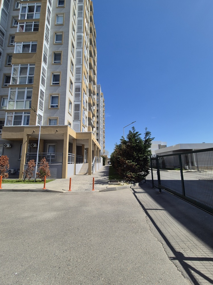 2-к. квартира 65 кв.м, 3/12