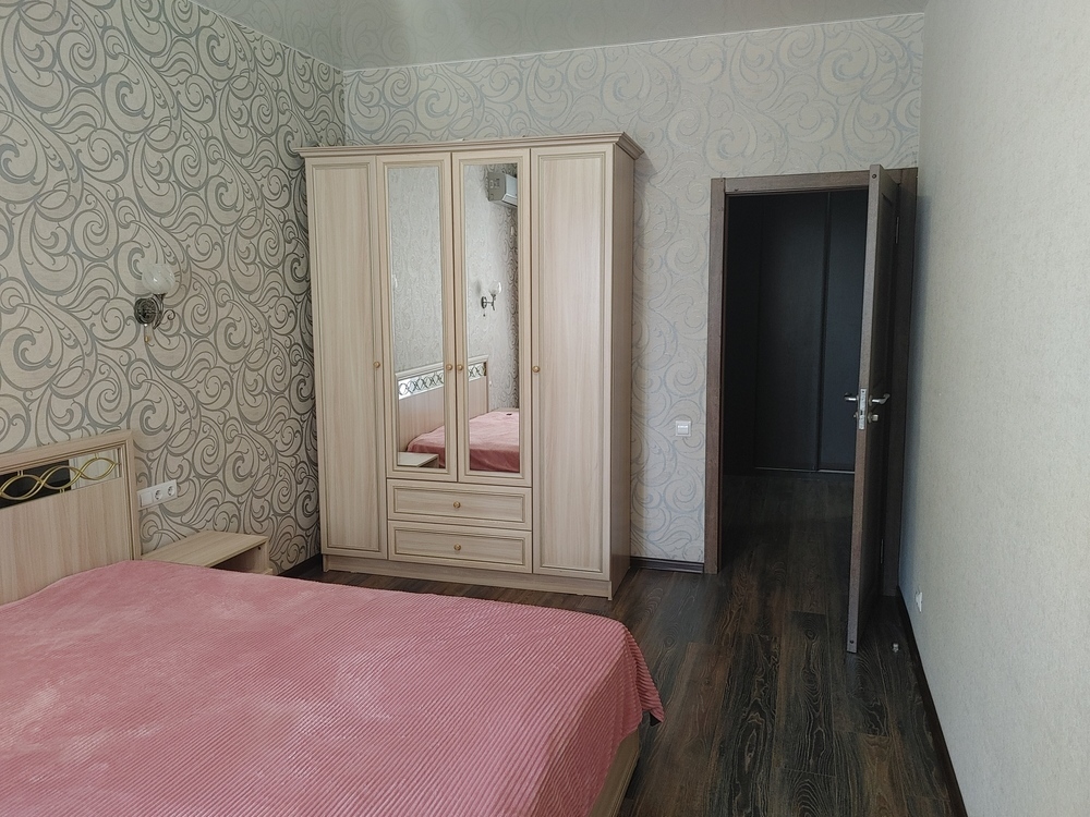 2-к. квартира 70.2 кв.м, 1/5